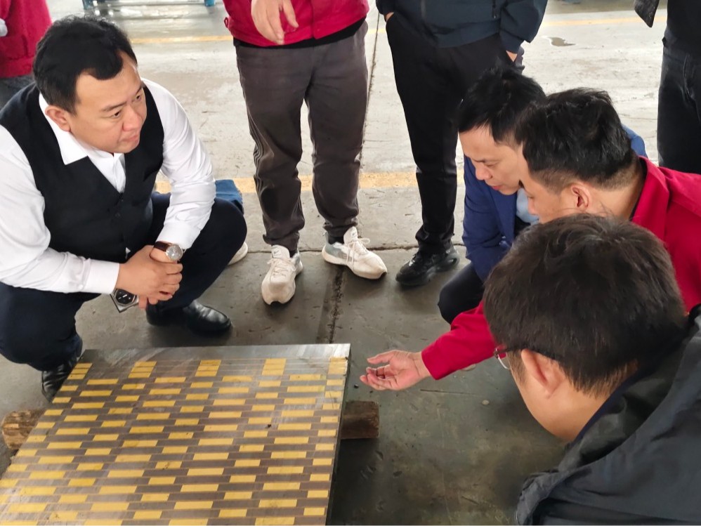 2025年4月11日杭州客户来山东临磨可以有有限公司洽谈合作事项。